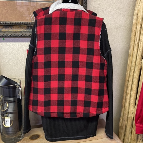 New Valentines buffalo plaid vest/jacket - Picture 2 of 4